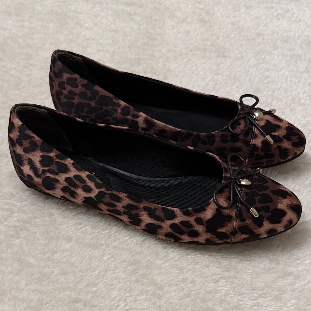 Anne Klein Women's Luci Ballet Flats in Leopard Print - Picture 3 of 8
